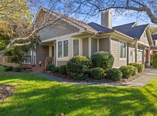 310 Marina View Ln, Webster, NY 14580