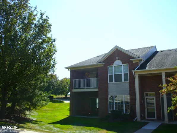 1792 Flagstone Cir, Rochester, MI 48307