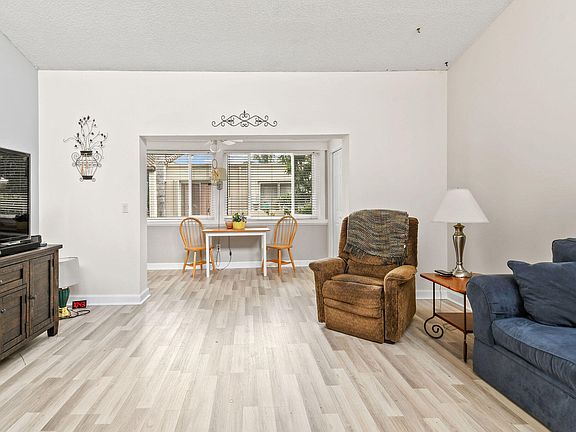 4th image of 2541 Boundbrook Boulevard #113