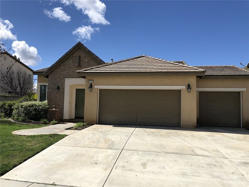 1st image of 34403 Hillingdon Ct