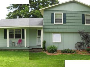 106 N Galloway St, Tolono, IL