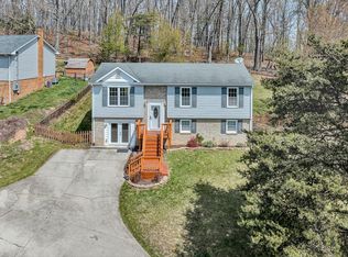 385 Tanglewood Dr, Christiansburg, VA