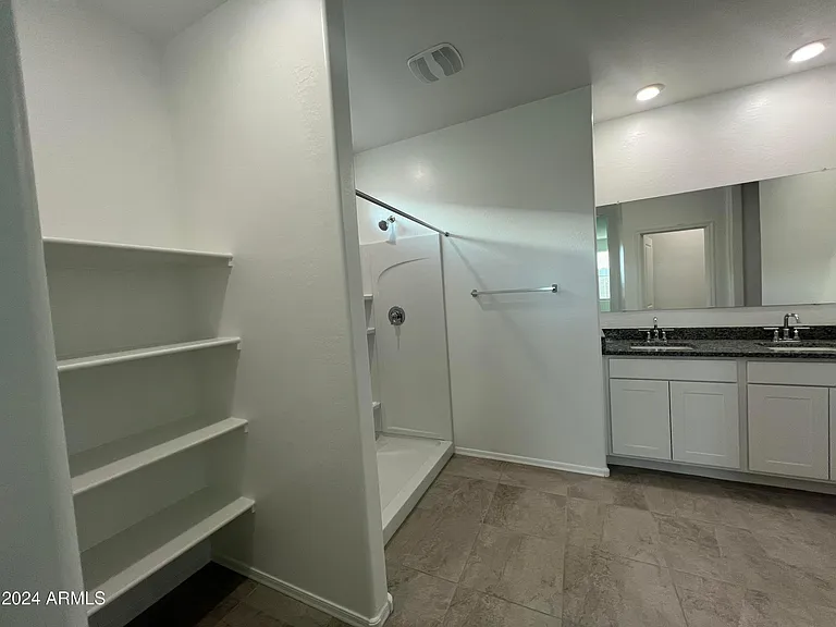 1575 E Lardner Dr — Photo 9