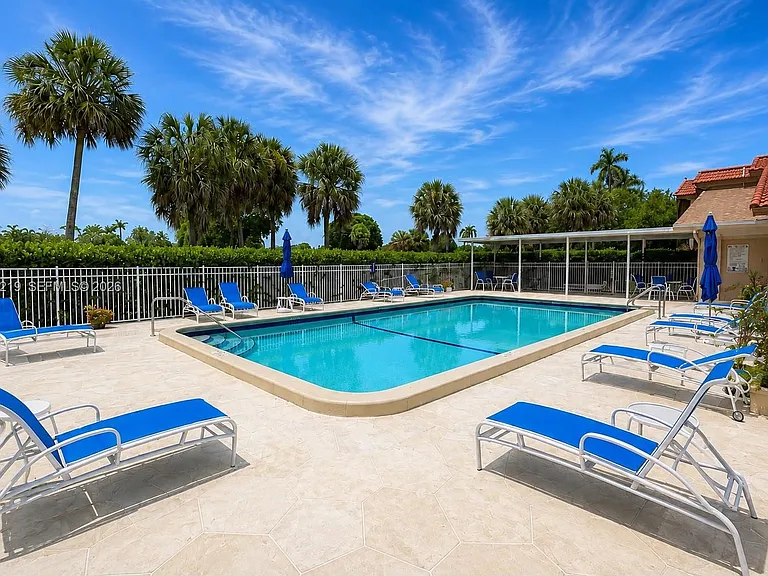 250 Jacaranda Dr #805 — Photo 28