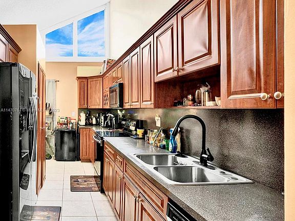 5th image of 3109 NW 84th Way #3109