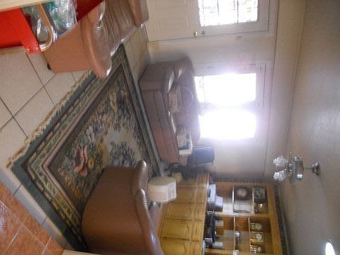 4th image of 727 W 7th St