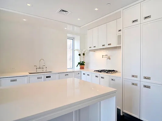 Sold by Sotheby's International Realty | media 28