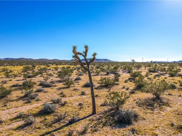 219 Via Maria, Landers, CA 92285