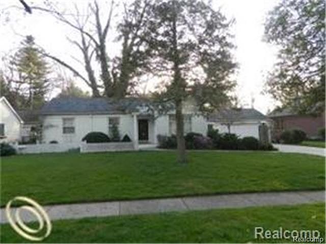 1st image of 939 Larchlea Dr
