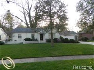 939 Larchlea Dr, Birmingham, MI 48009
