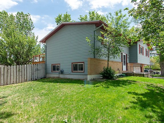 3rd image of 4719 King Arthur Way