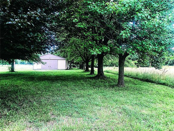 3rd image of 5076 Indian Hills Dr