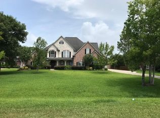 1102 Mustang Dr, Friendswood, TX 77546