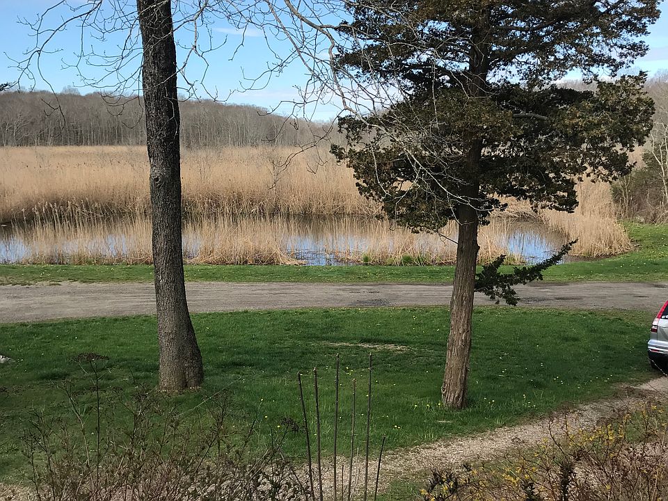 2nd image of 321 NW Corner Rd