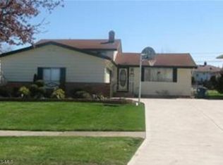 3121 Nottingham Dr, Parma, OH