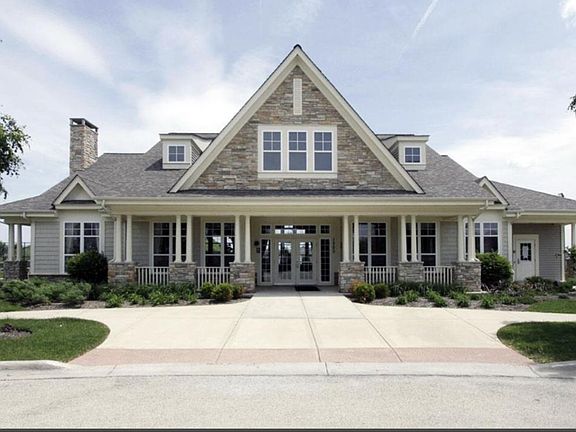 4th image of 914 Angelica Cir