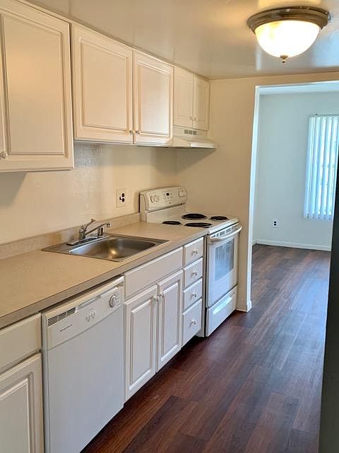 1st image of 3109 Crystal Ct