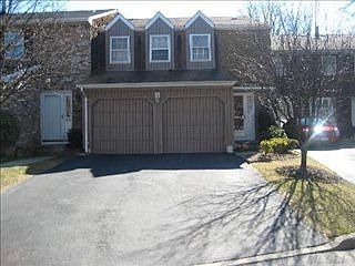 5th image of 82 Aspen Dr W