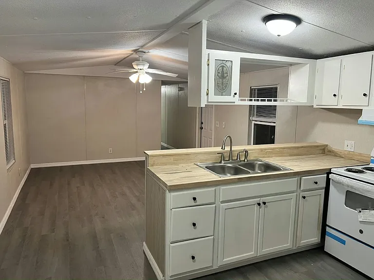 Auburndale Estates — Photo 4