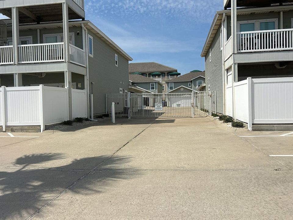 2nd image of 14901 Windward Dr