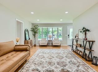 407 Whitegate Ln, Wayzata, MN 55391