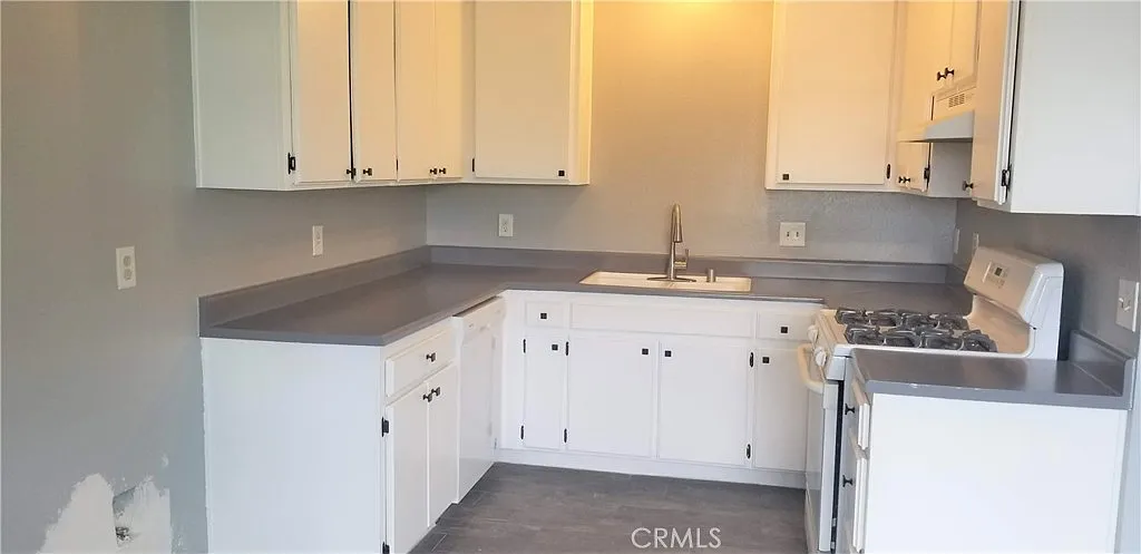 3 bed, 4160 sqft, $1,650 — Photo 4