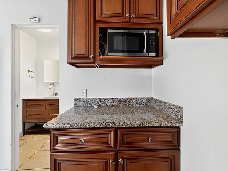 588 E. Mel Avenue - Hermosa Palms — Photo 2