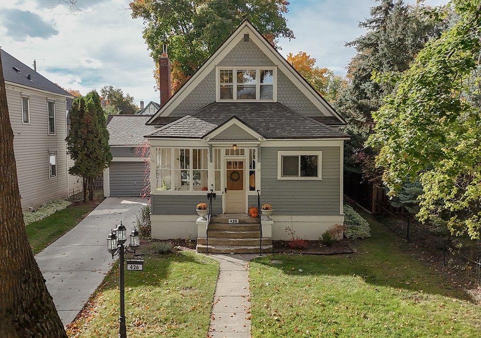 1st image of 426 5th Ave E
