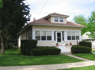 24 Lord St, Elgin, IL 60123