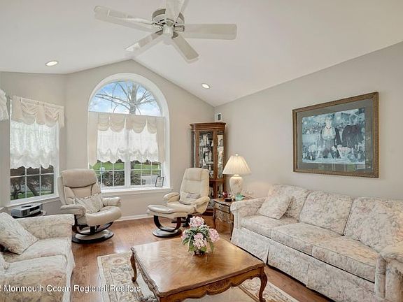 5th image of 2948 Crestview Ln
