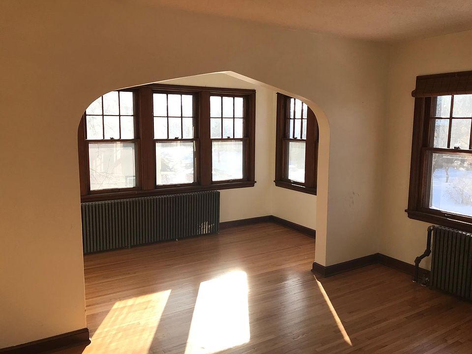 living room to sun room