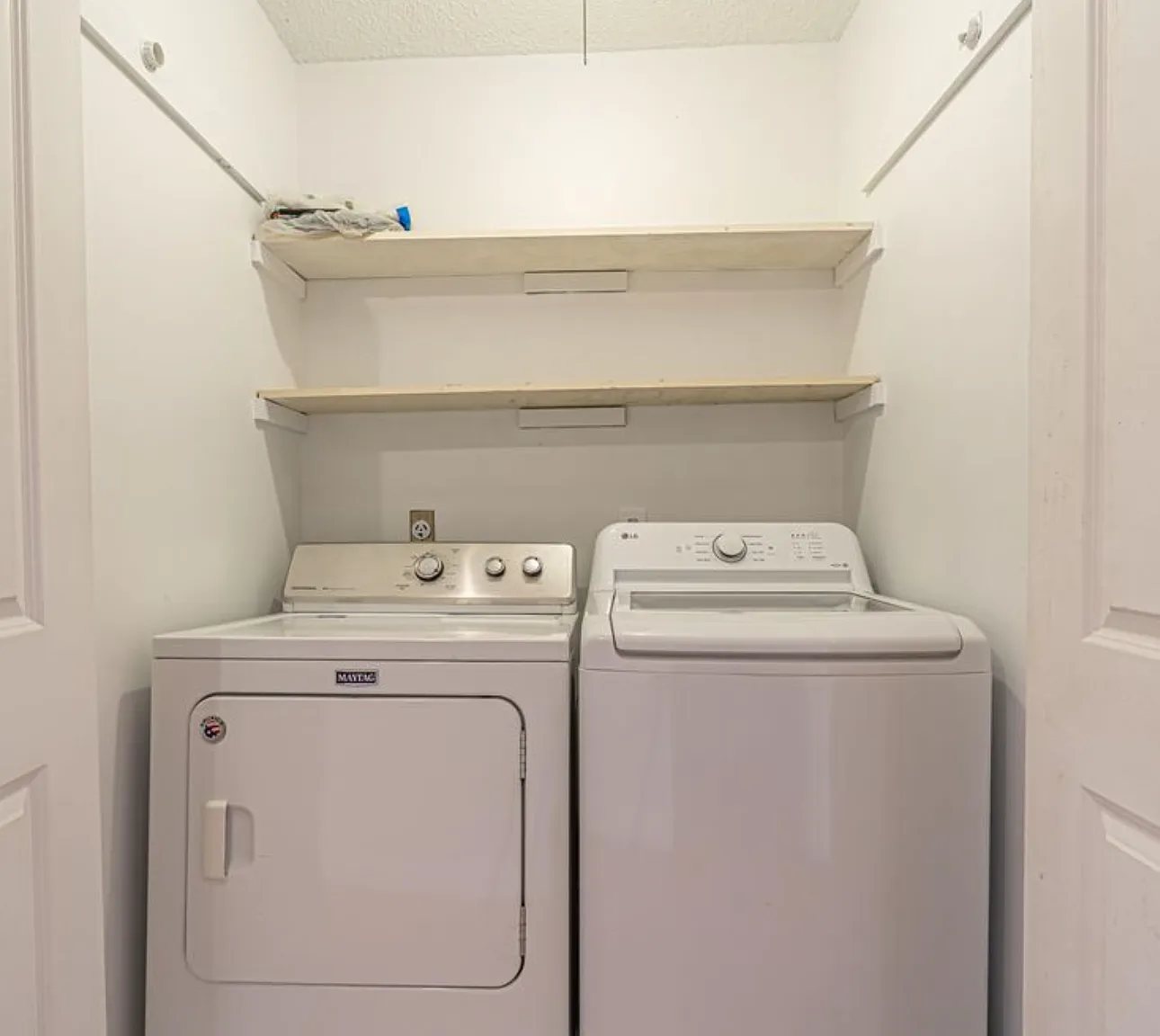2 bed, 1098 sqft, $1,200 — Photo 2
