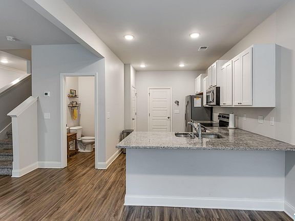 5th image of 5468 Park Side Rd