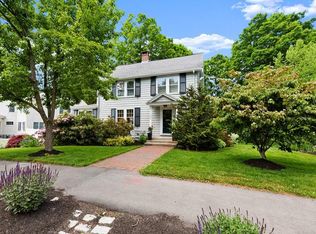 102 Wellesley Ave, Wellesley, MA 02481