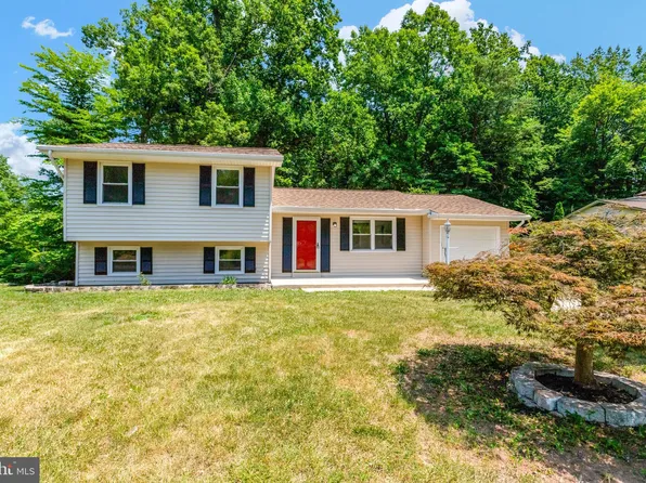 15061 Barkwood Dr, Woodbridge, VA 22193