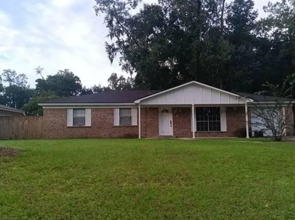 31 E Welwood Dr, Savannah, GA 31419