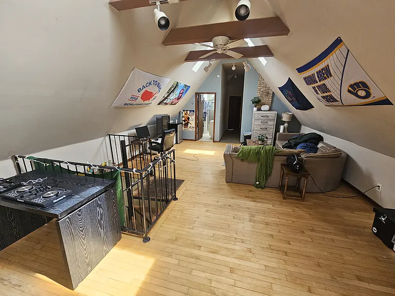 3282 N Bartlett Ave — Photo 1