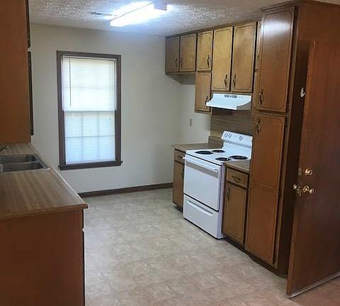 5th image of 604 S Jeff Davis Dr