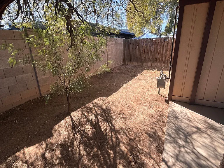2301 N Northway Ave #10 — Photo 16