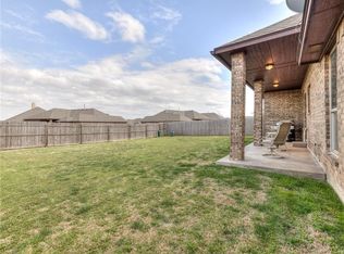 3020 Canton Trl, Yukon, OK 73099