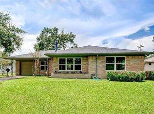 6230 Queenswood Ln, Houston, TX 77008