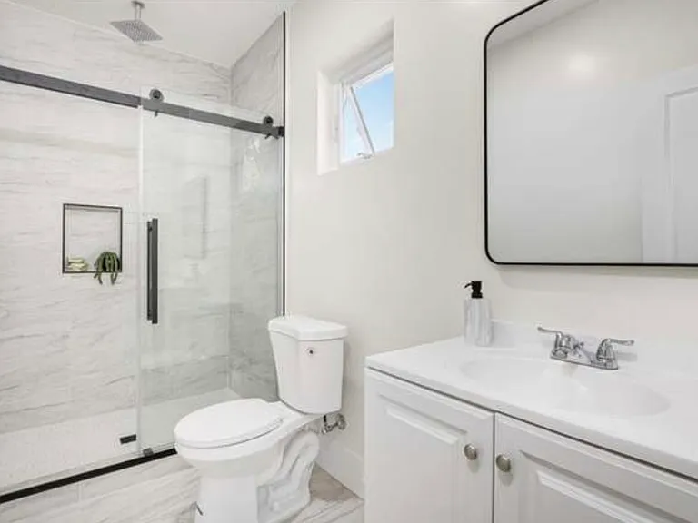2535 Balfour Ave #A — Photo 8