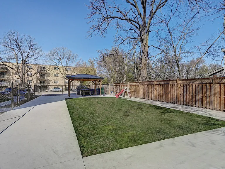 120 Grand Ave — Photo 21
