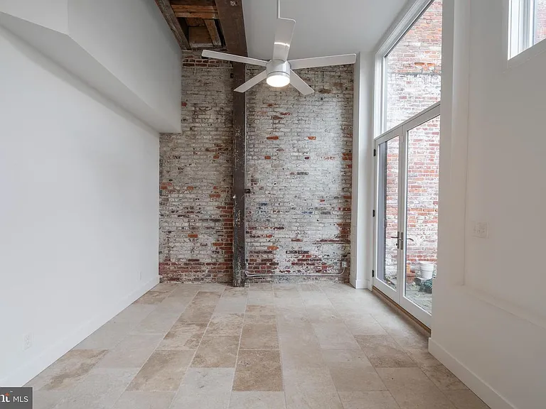 313 Fulton St — Photo 8