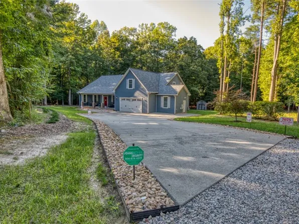 7075 Menzels Rd, Toano, VA 23168