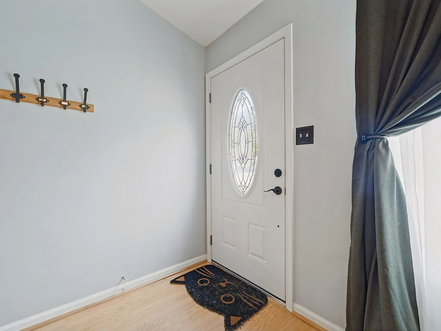 3 bed, 1779 sqft, $2,600 — Photo 3