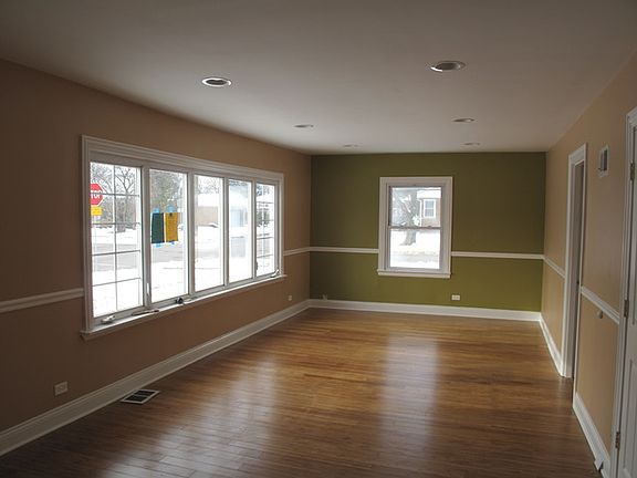 2nd image of 3101 Dora St
