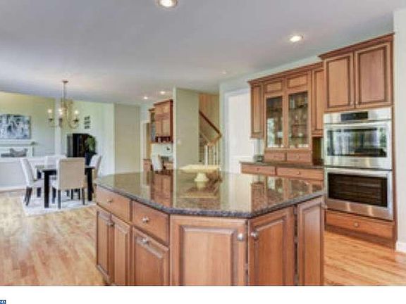 5th image of 214 Wynleigh Dr W