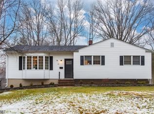 33 Campbell Ln, Berkeley Heights, NJ 07922