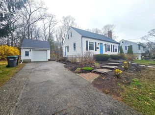 61 Ledgewood Rd, Dedham, MA 02026